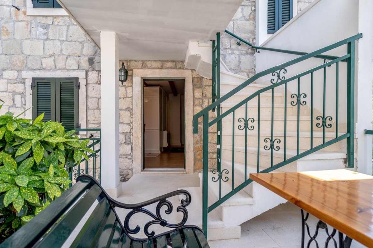 Apartments Inn Baška Voda Екстериор снимка