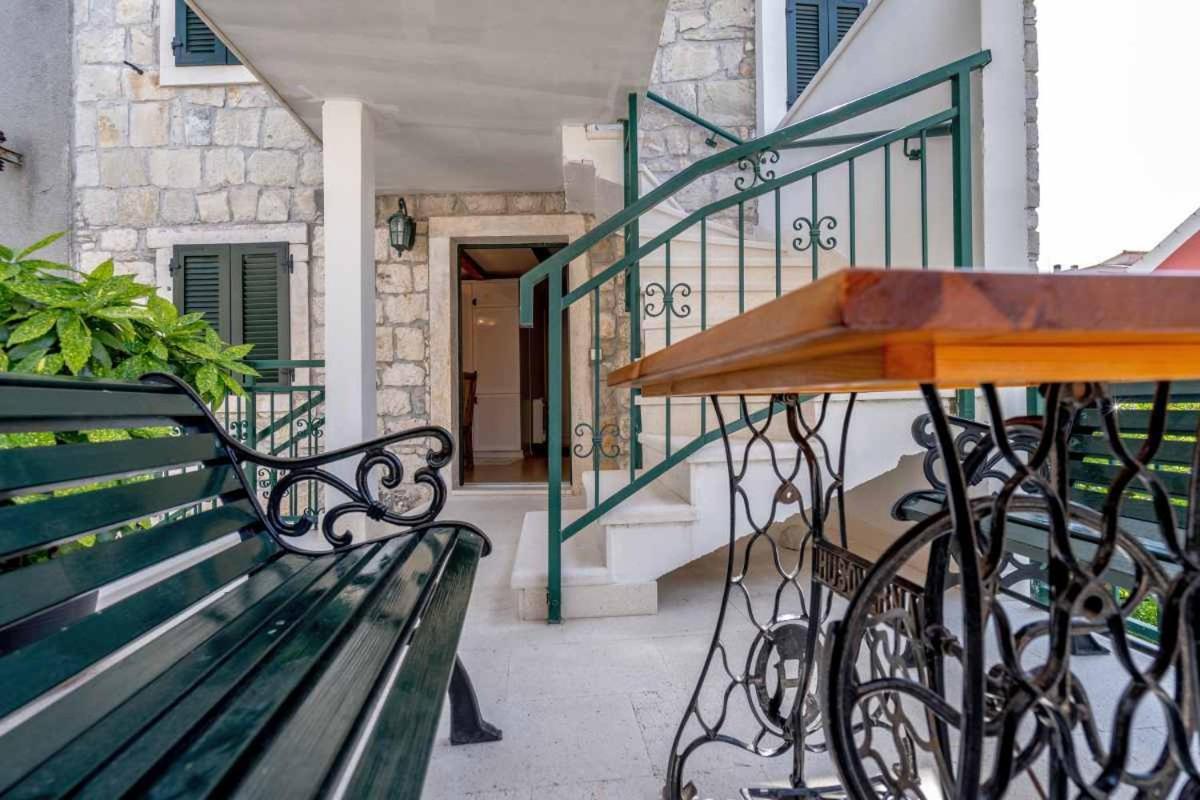 Apartments Inn Baška Voda Екстериор снимка