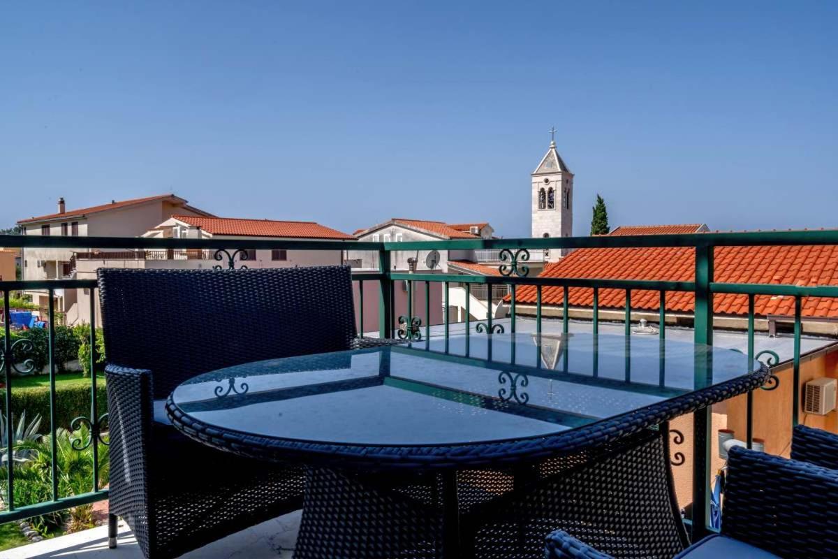 Apartments Inn Baška Voda Екстериор снимка
